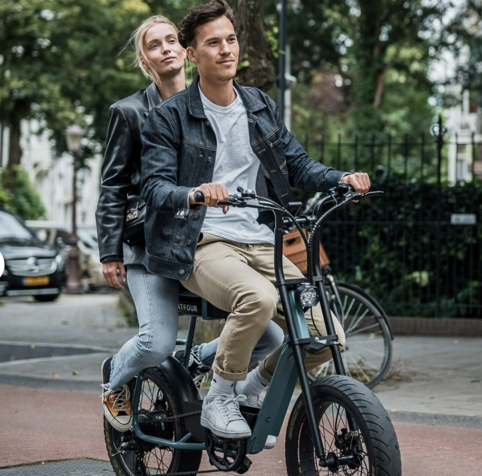 Repose-pieds arrière